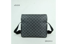 LV51219 Damier Graphite Messenger Bag