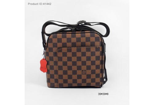 LV41442 Damier Messenger Bag